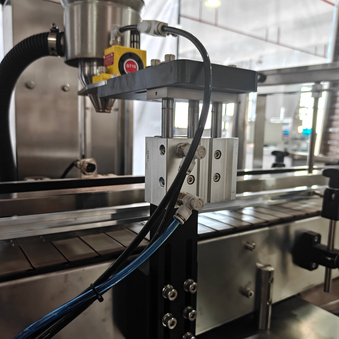 Complete powder bottling packaging line side view - Tranfull