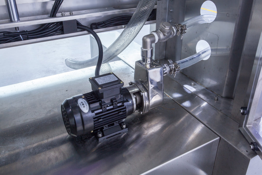 6-Head Gear Pump Liquid Filler - Side View | Tranfull